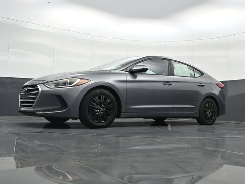 Used 2017 Hyundai Elantra SE FWD image 29