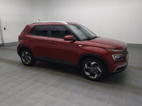 Used 2025 Hyundai Venue SEL FWD image 11