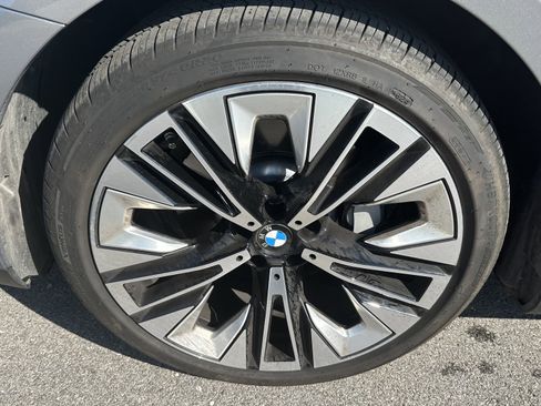 Used 2025 BMW 530i xDrive 530i xDrive w/ Premium Package image 12