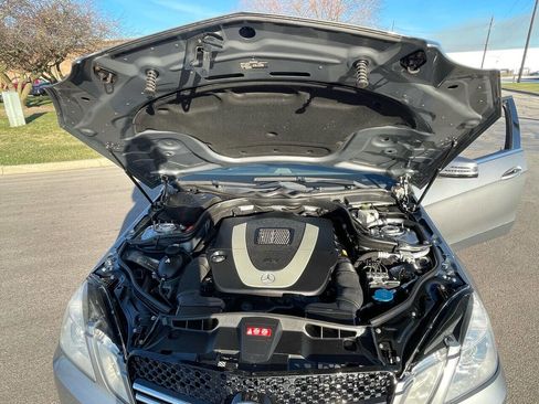 Used 2011 Mercedes-Benz E 350 4MATIC Sedan image 9