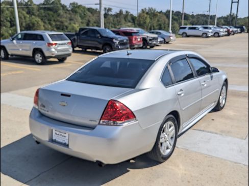 Used 2015 Chevrolet Impala LT w/ LT Sunroof Package FWD image 7