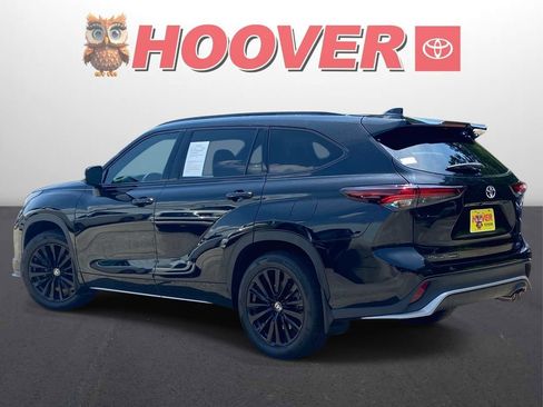 Used 2024 Toyota Highlander XSE FWD image 6