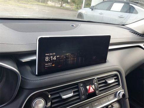 Used 2022 Genesis G70 2.0T image 19