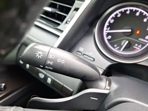 Used 2023 Toyota Camry SE image 22