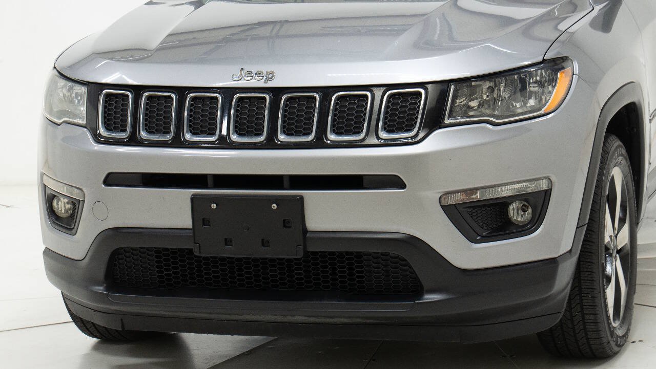 Used 2017 Jeep Compass Latitude w/ Popular Equipment Group FWD image 10