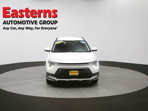 Used 2023 Kia Niro EX image 47