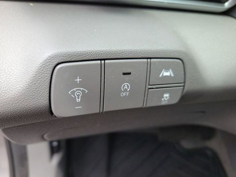 Certified 2021 Hyundai Elantra SE image 22