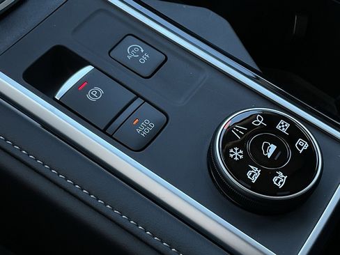 New 2026 Nissan Pathfinder SL image 38