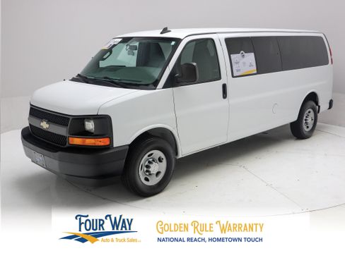 Used 2017 Chevrolet Express 3500 LS RWD image 8