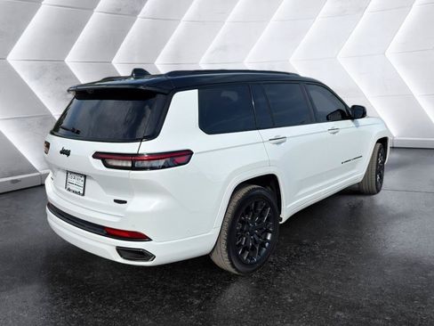 Used 2025 Jeep Grand Cherokee L Summit w/ Advanced Protech Group IV AWD/4WD image 7