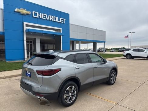 Used 2023 Chevrolet Blazer LT w/ Convenience Package FWD image 9