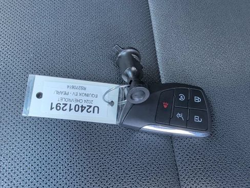 Used 2024 Chevrolet Equinox EV RS FWD image 26