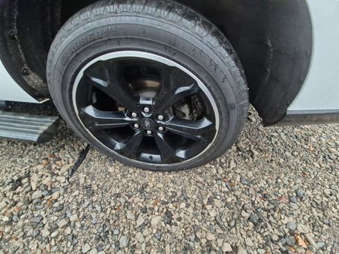 Used 2024 Ford Expedition Limited image 9