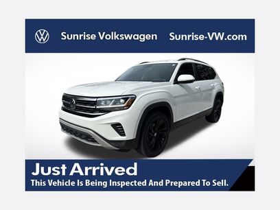 Used 2023 Volkswagen Atlas SE w/ Black Wheel Package