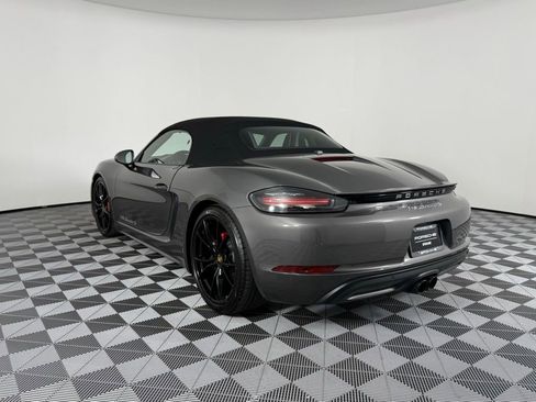 Used 2017 Porsche 718 Boxster S RWD image 3