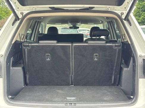 Used 2024 Volkswagen Atlas SE FWD image 11