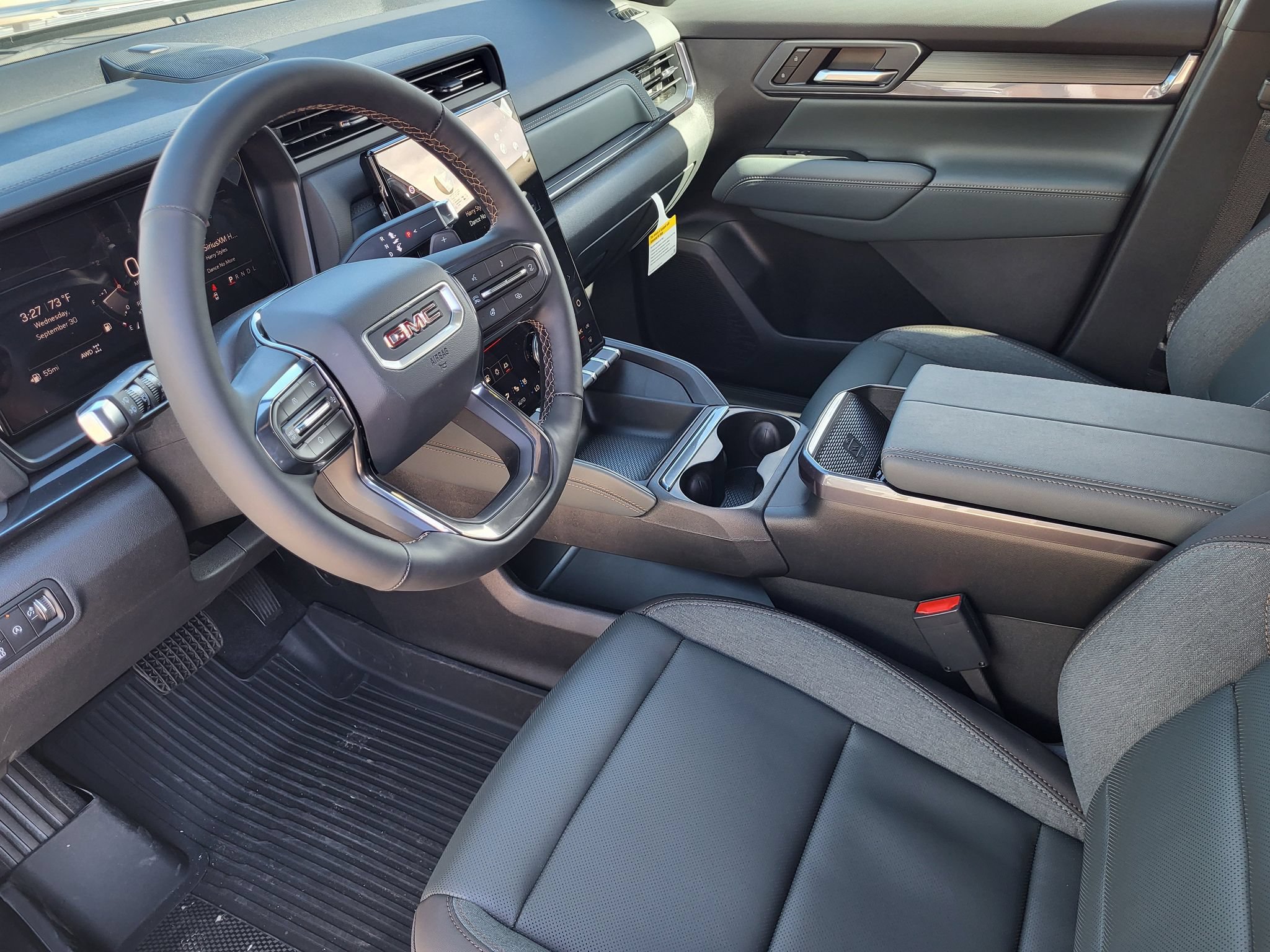 New 2027 GMC Terrain AT4 w/ Convenience Package III AWD/4WD image 8
