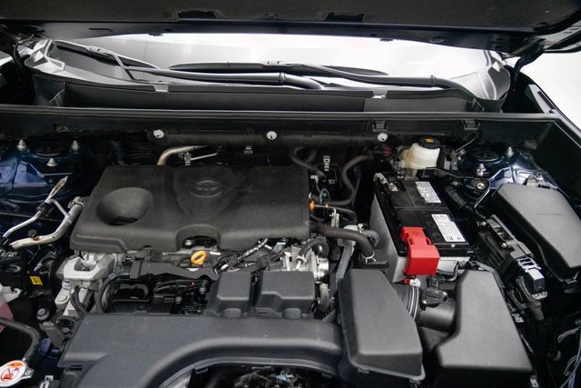 Used 2025 Toyota RAV4 XLE AWD/4WD image 10