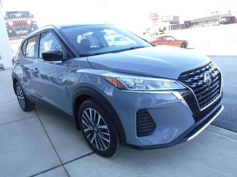 Used 2021 Nissan Kicks SV image 7