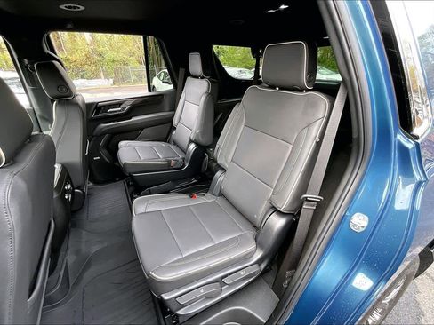 Used 2025 GMC Yukon Elevation image 18