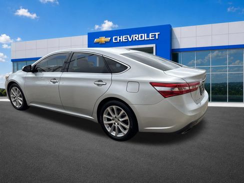 Used 2013 Toyota Avalon XLE Touring FWD image 2