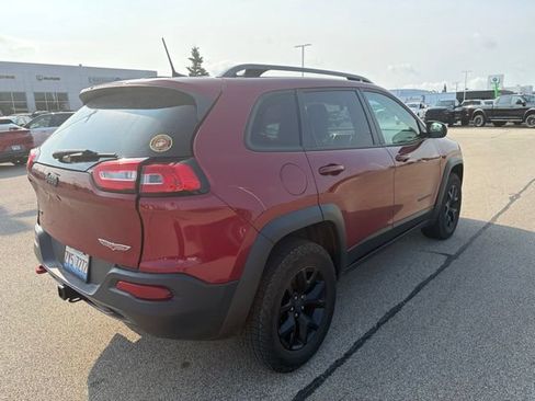 Used 2017 Jeep Cherokee Trailhawk w/ Comfort/Convenience Group AWD/4WD image 9