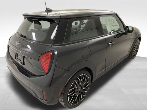 Certified 2025 MINI Cooper S image 9
