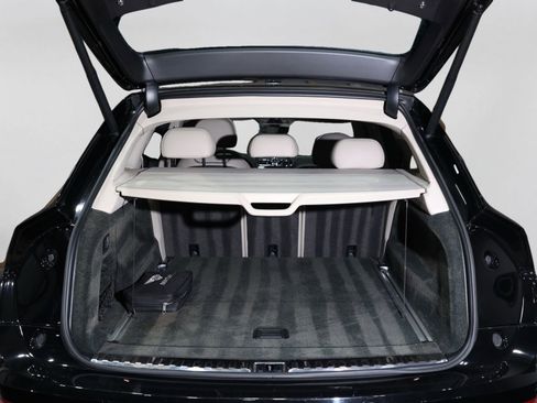 Used 2021 Bentley Bentayga w/ First Edition Specification AWD/4WD image 22