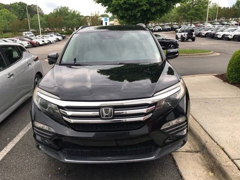 Used 2016 Honda Pilot Touring image 1