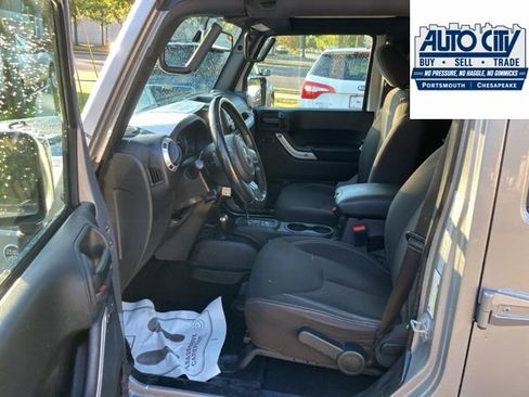 Used 2017 Jeep Wrangler Unlimited Sahara AWD/4WD image 19