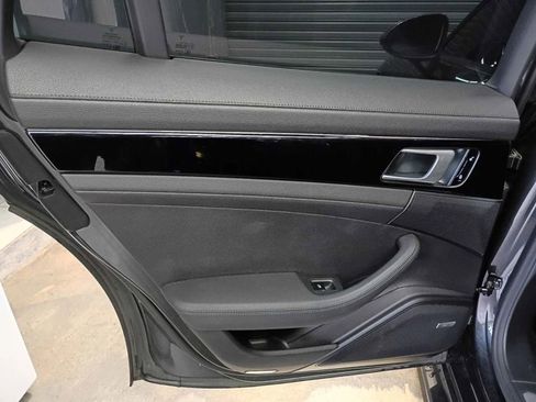 Used 2018 Porsche Panamera w/ Premium Package Plus image 10