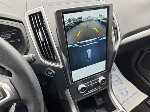 Used 2024 Ford Edge SEL w/ Convenience Package AWD/4WD image 9