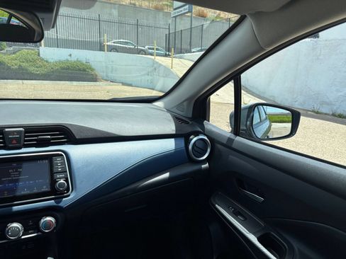 Used 2025 Nissan Versa SV FWD image 33