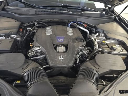 Used 2022 Maserati Levante Modena AWD/4WD image 2