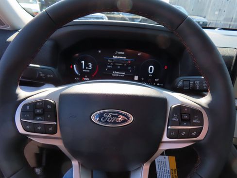 New 2026 Ford Explorer Active w/ Active Comfort Package image 9