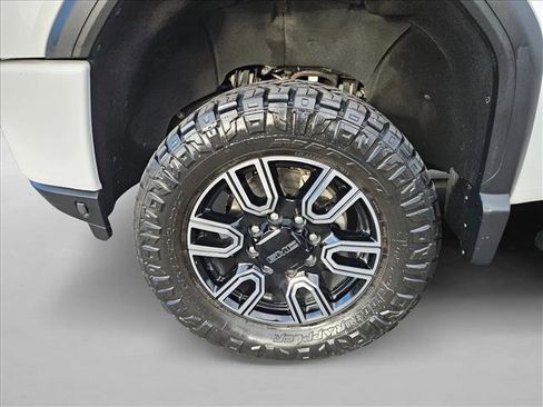 Used 2020 GMC Sierra 2500 AT4 w/ AT4 Premium Package image 23