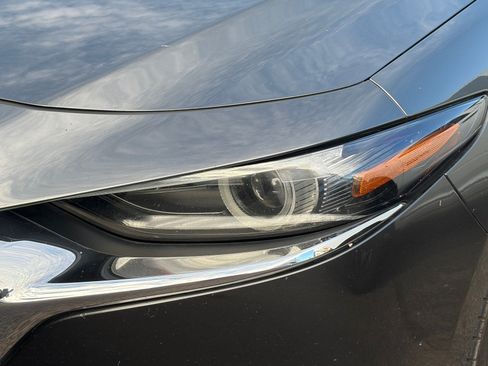 Used 2022 MAZDA MAZDA3 s FWD image 12