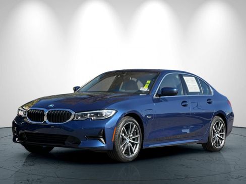 Used 2022 BMW 330e w/ Driving Assistance Package RWD image 8