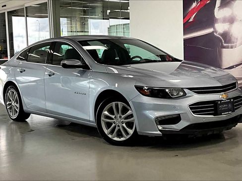 Used 2018 Chevrolet Malibu LT w/ Driver Confidence Package image 17