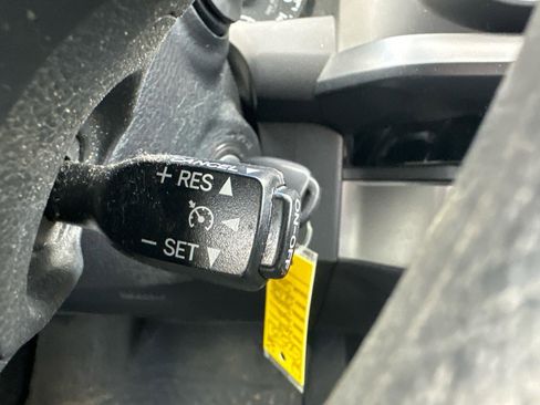 Used 2017 Toyota Tacoma SR image 21