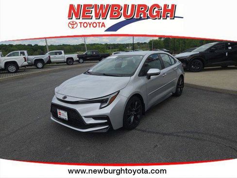 Certified 2024 Toyota Corolla SE FWD image 1