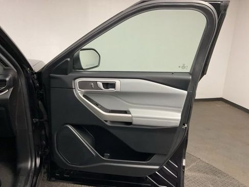 Used 2021 Ford Explorer XLT w/ Equipment Group 202A image 24