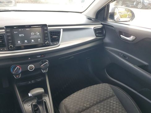 Used 2020 Kia Rio S image 3