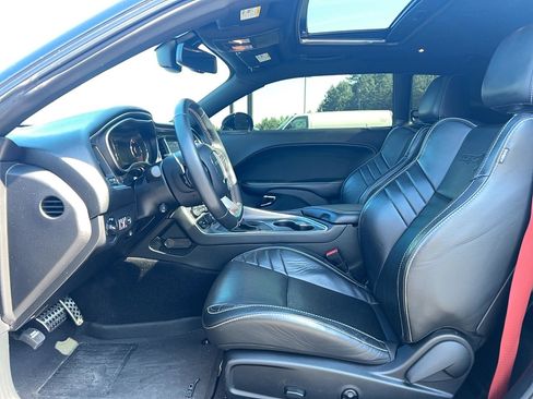 Used 2017 Dodge Challenger SRT Hellcat RWD image 12