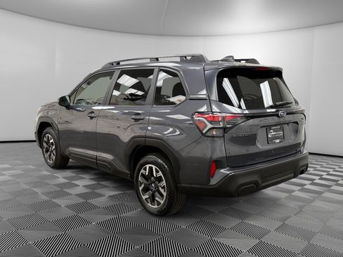 Used 2025 Subaru Forester Premium image 3