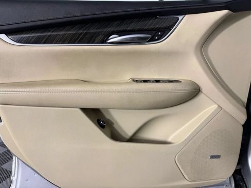 Used 2018 Cadillac XT5 AWD image 39