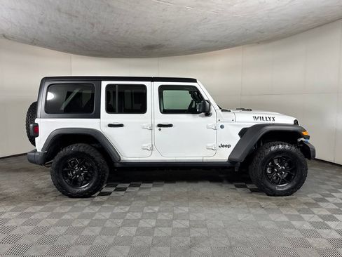 Certified 2024 Jeep Wrangler Unlimited AWD/4WD image 4
