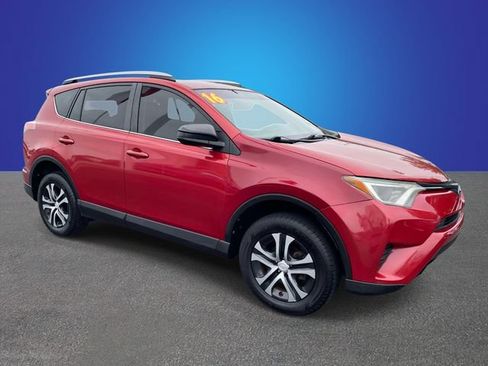 Used 2016 Toyota RAV4 LE FWD image 7
