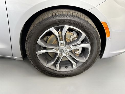 Used 2022 Chrysler Pacifica Pinnacle AWD/4WD image 30