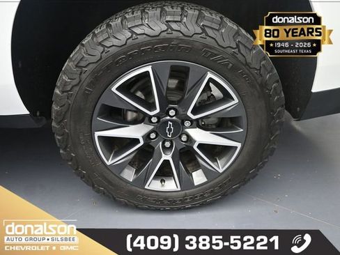 Used 2022 Chevrolet Suburban Z71 w/ Luxury Package image 14